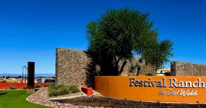 Gallery photos for Sun Screens Deployed for a Sunny Day in Sun City Festival: Image #2